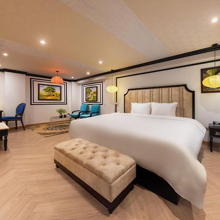 Calista Trendy Hotel & Spa ハノイ市 エクステリア 写真