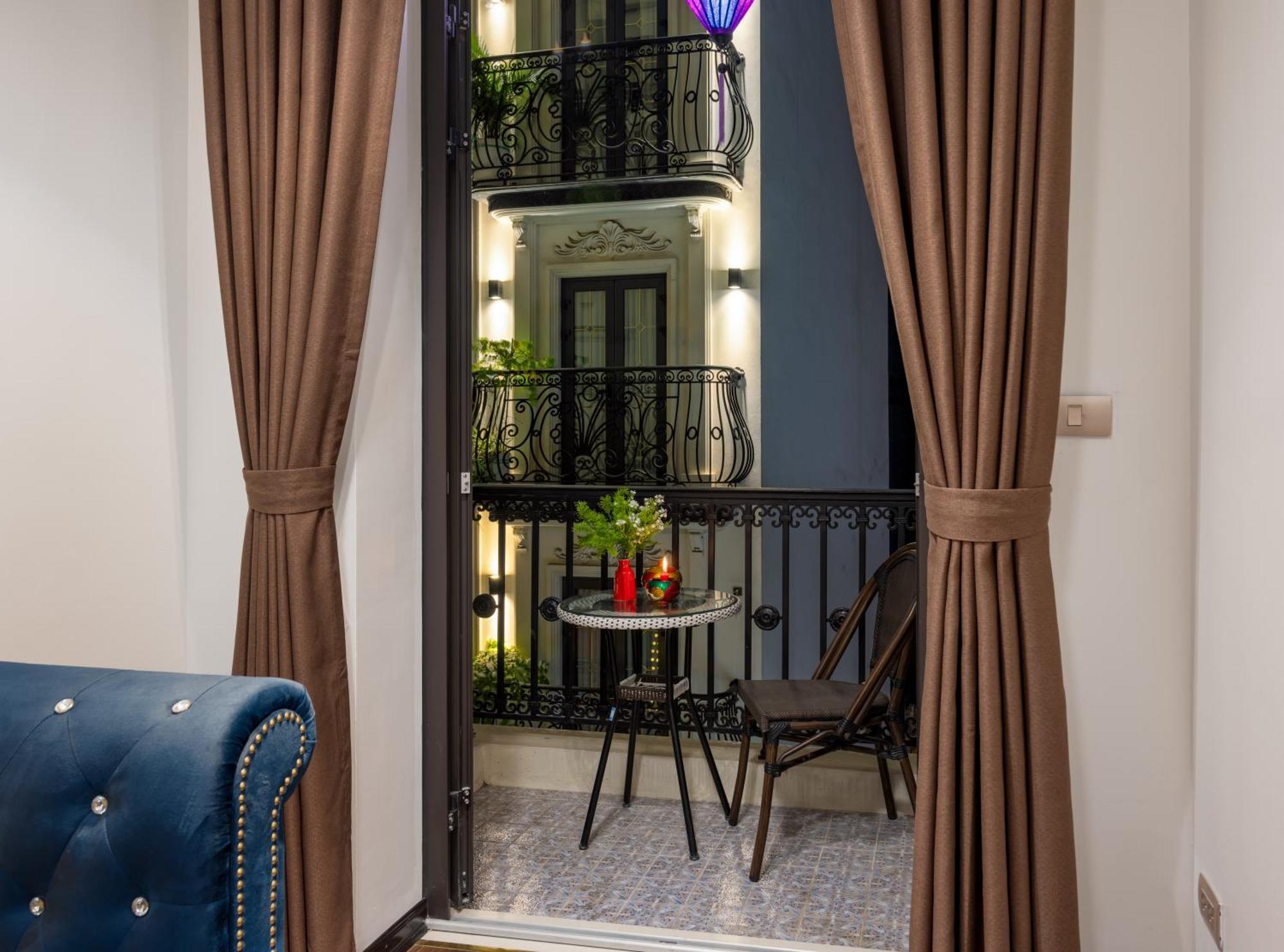 Calista Trendy Hotel & Spa ハノイ市 エクステリア 写真