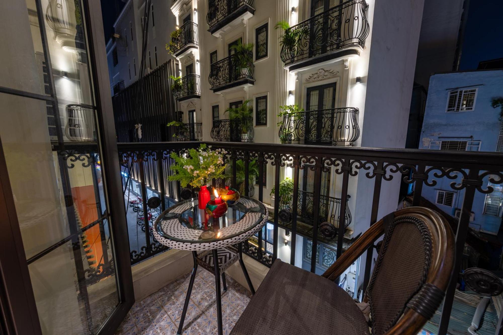 Calista Trendy Hotel & Spa ハノイ市 エクステリア 写真