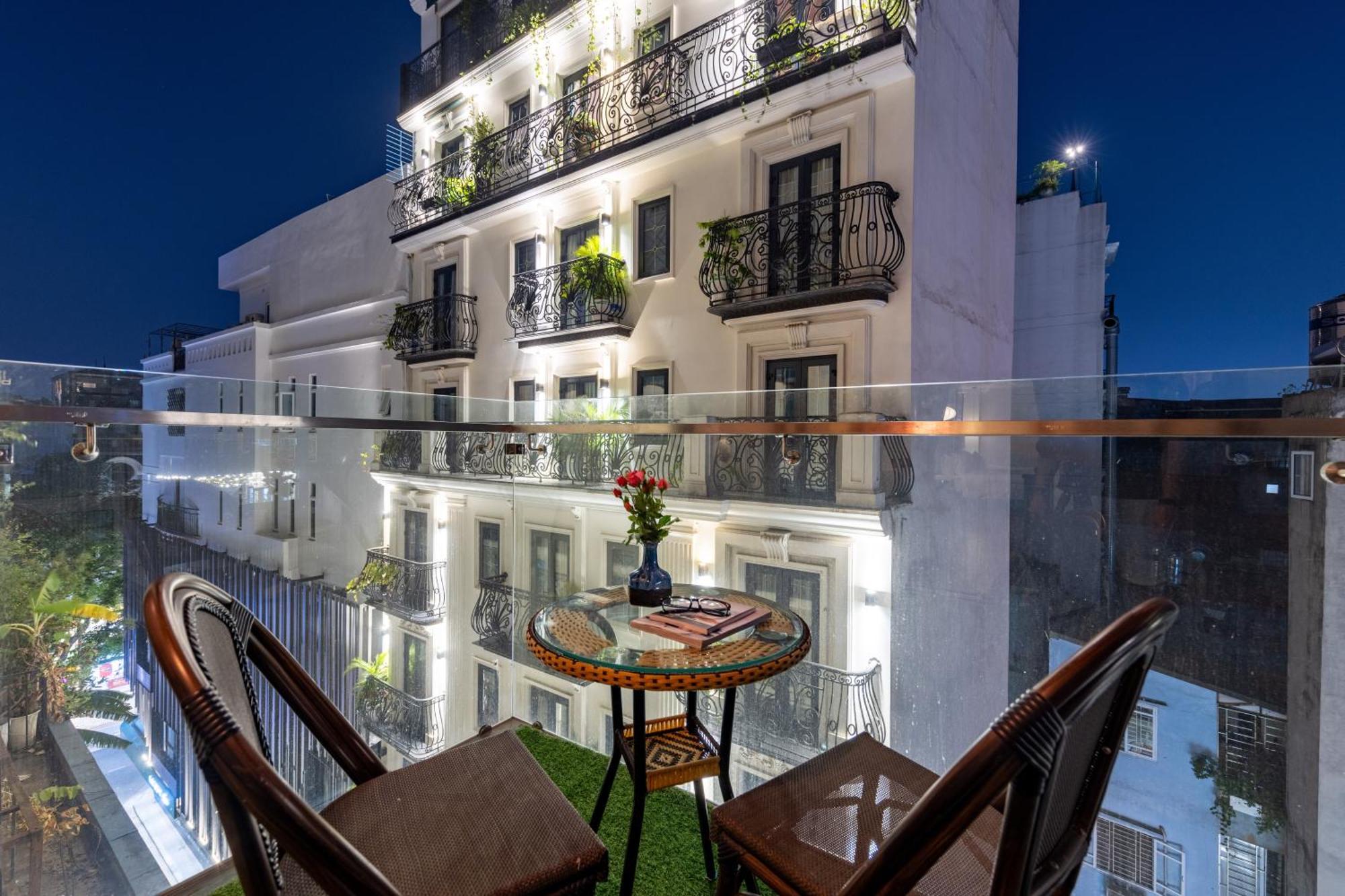 Calista Trendy Hotel & Spa ハノイ市 エクステリア 写真
